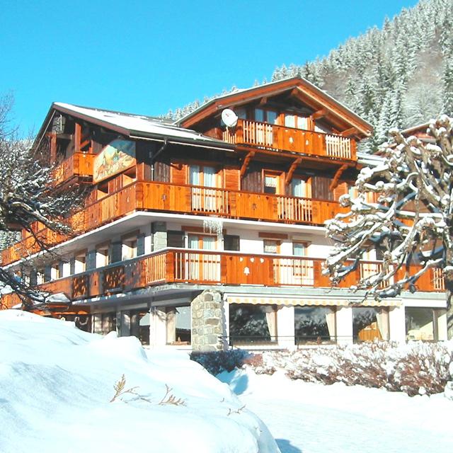 Chalet Hôtel Alpina - Demi-pension photo 0