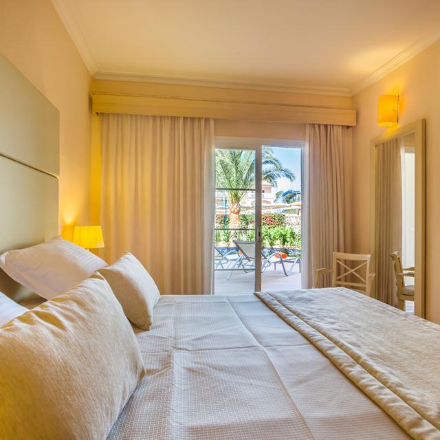 Aparthotel Zafiro Ca'n Picafort photo 2