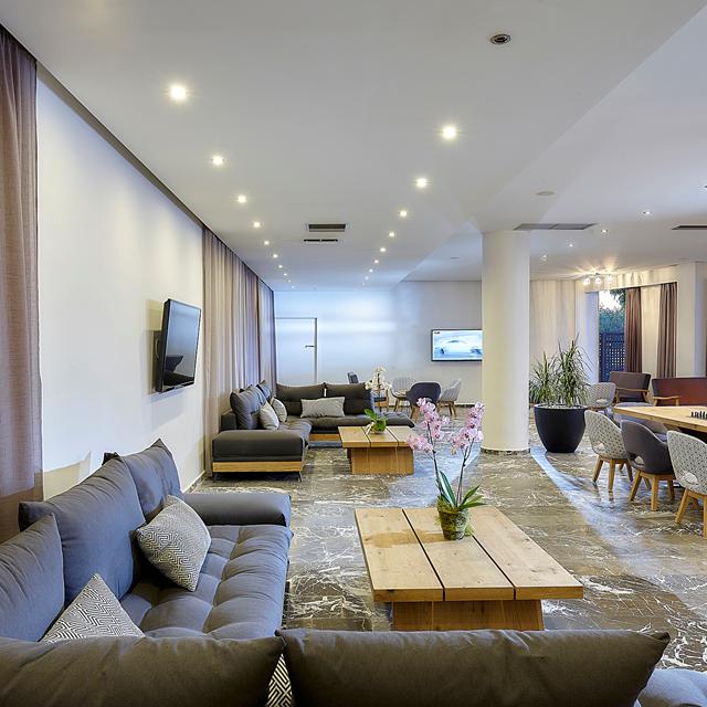 Vasia Royal photo 12