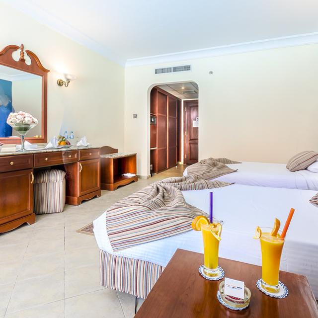 Hôtel Titanic Beach Spa photo 14