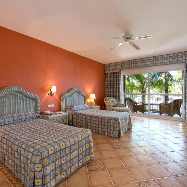 Hôtel Blue Bay Banus photo 2