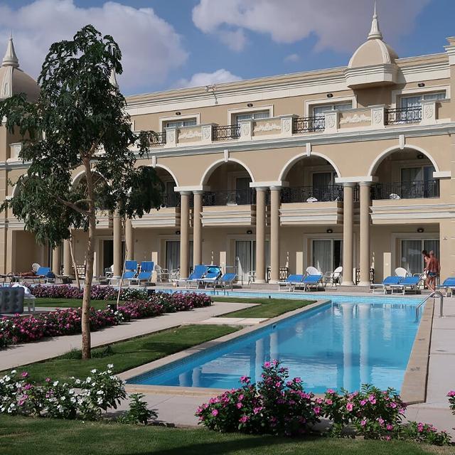 Hotel Titanic Royal Resort photo 4