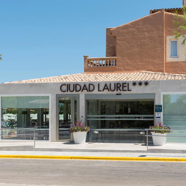 Aparthotel Ciudad Laurel photo 25