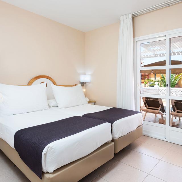 Aparthotel El Duque photo 4