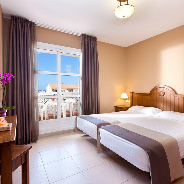 Aparthotel El Duque photo 2