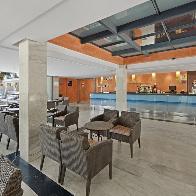 Hôtel Occidental Cala Vinas photo 12