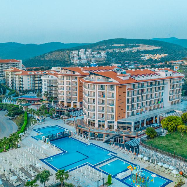 Hôtel Ramada Resort Kusadasi & Golf photo 0
