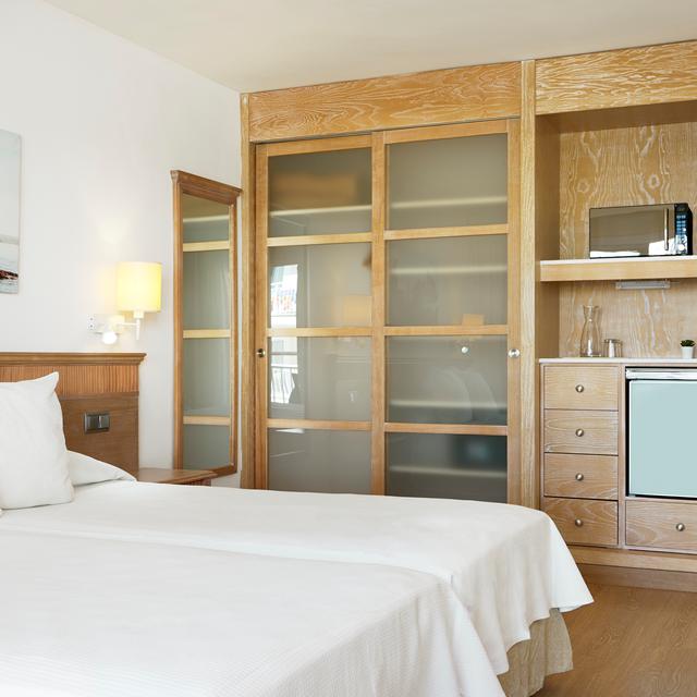 Iberostar Waves Club Cala Barca photo 29