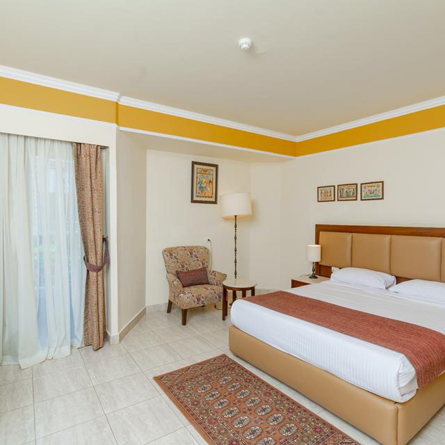 Minamark Beach Resort & Spa photo 1