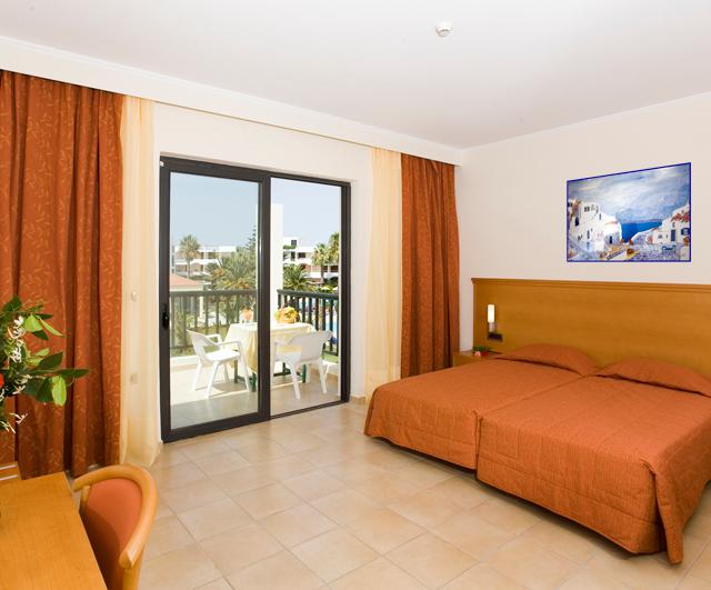 Hotel Tigaki Beach photo 2