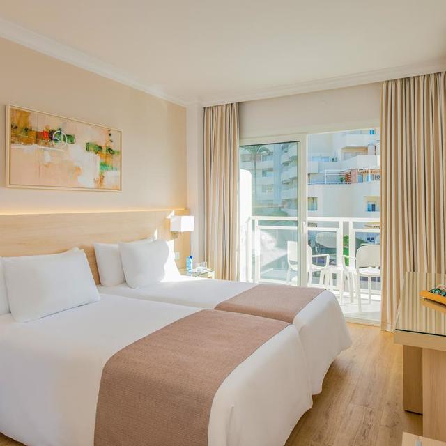Hôtel Las Arenas affilié par Melia photo 3