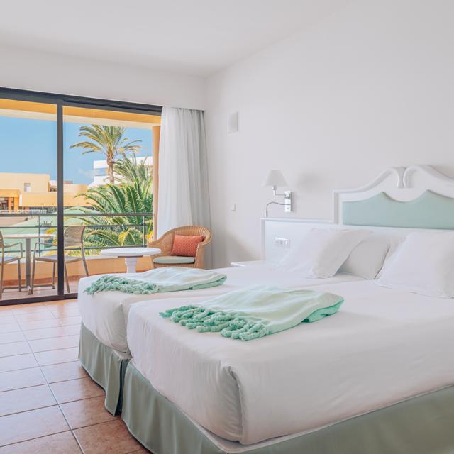 Iberostar Waves Playa Gaviotas photo 4
