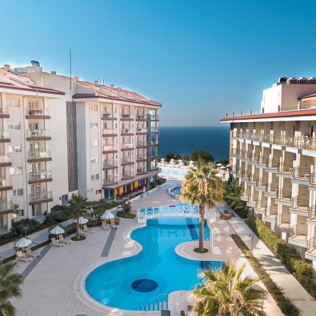 Hôtel Ramada & Suites by Wyndham Kusadasi