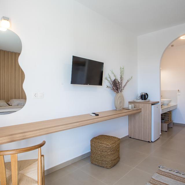 Lisabeth Apartments photo 2