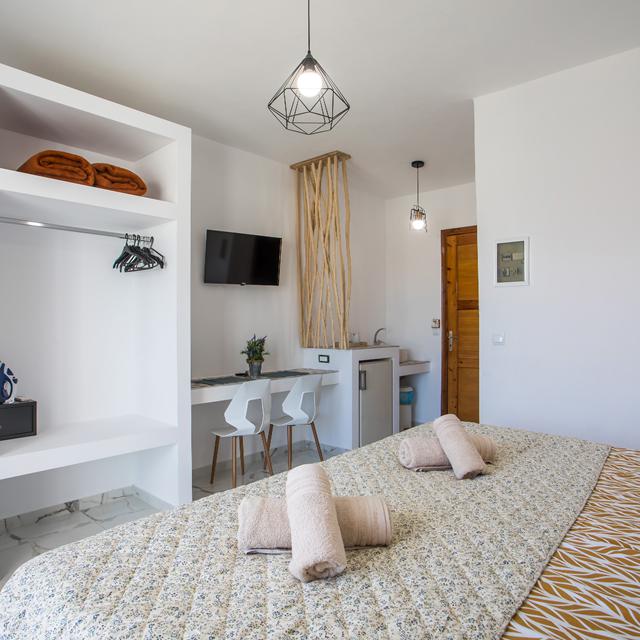 Lisabeth Apartments photo 10