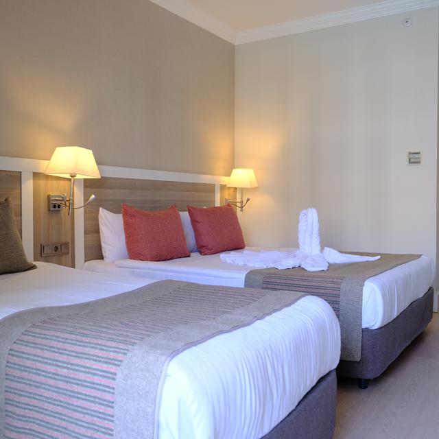 Hotel Port River & Spa photo 2