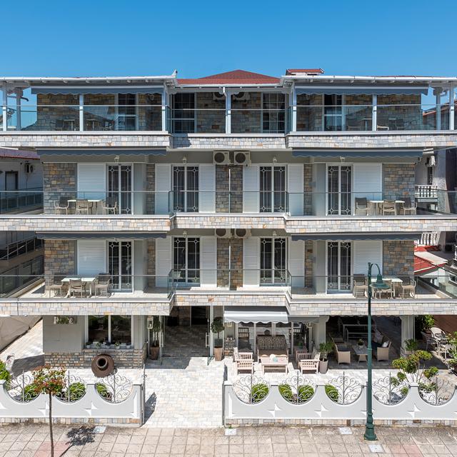 Ouzas Luxury Hôtel
