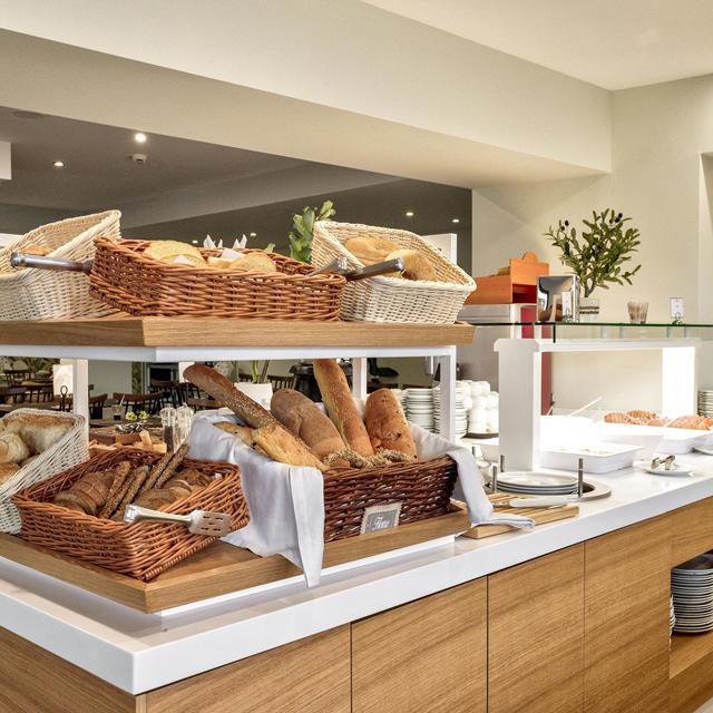 White Olive Premium Laganas photo 5