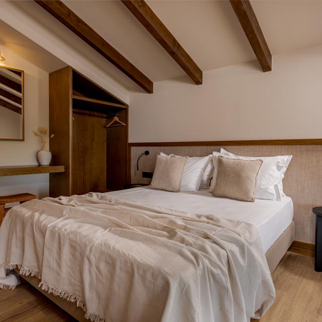 Iskios Suites - adults only photo 14