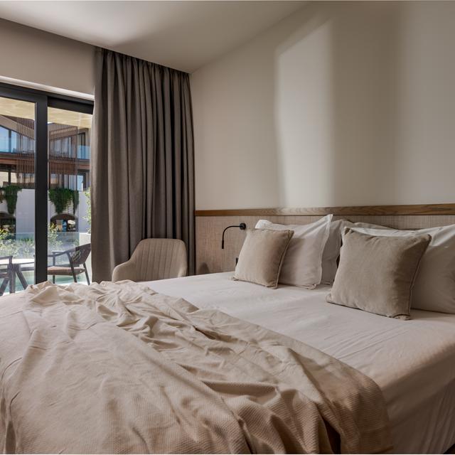 Iskios Suites - adults only photo 8