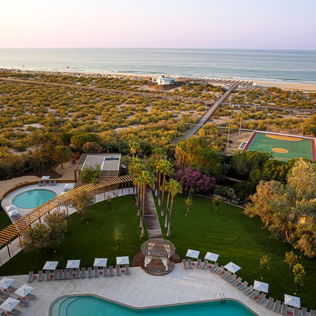 Ozadi Altura Beach Resort photo 26