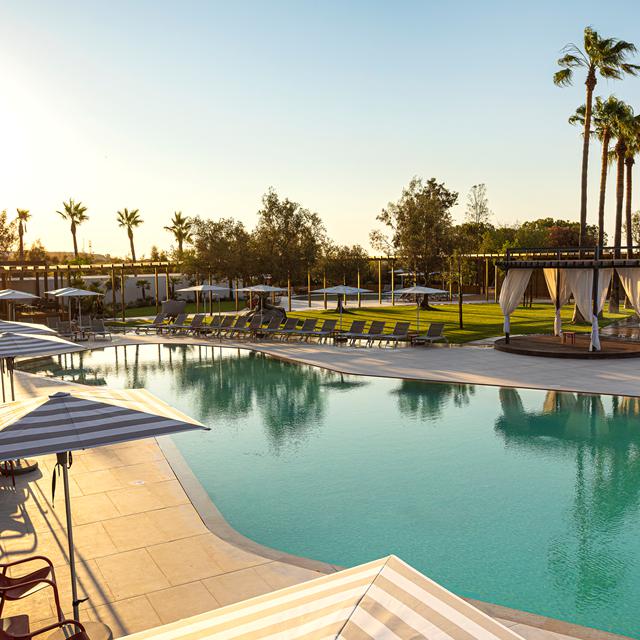 Ozadi Altura Beach Resort