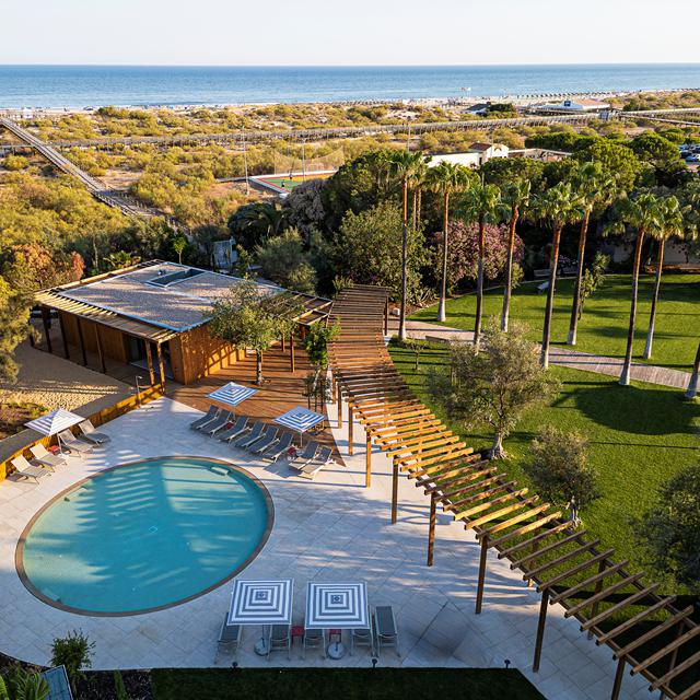 Ozadi Altura Beach Resort photo 19