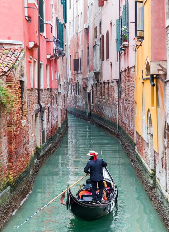 Debby, Content Editor Sun